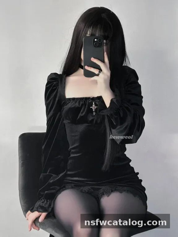 Kewweol (Vwemor) — дерзкая киберготическая муза — фото 4
