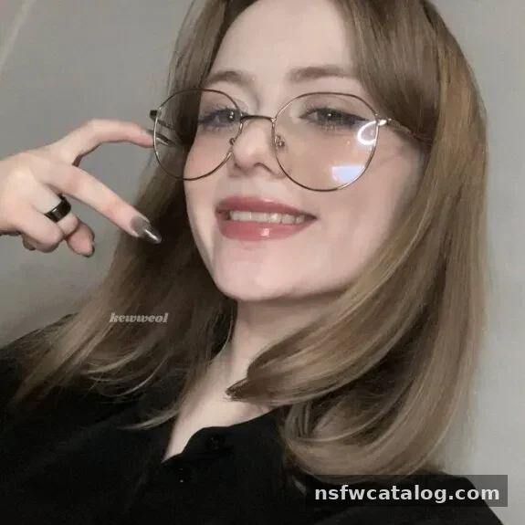 Kewweol (Vwemor) — дерзкая киберготическая муза — фото 34