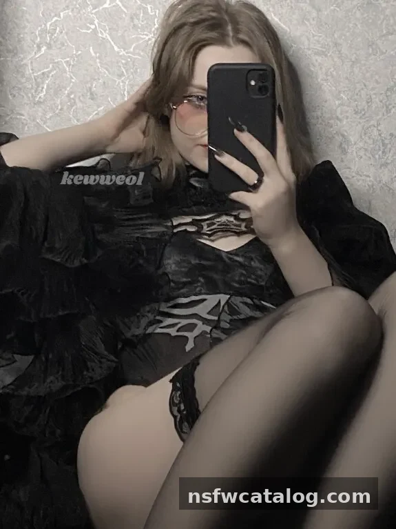 Kewweol (Vwemor) — дерзкая киберготическая муза — фото 58