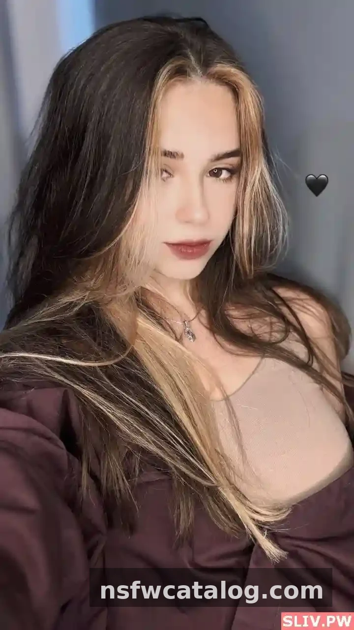 Yueechka — Intimate Photos and Steamy Videos — photo 14