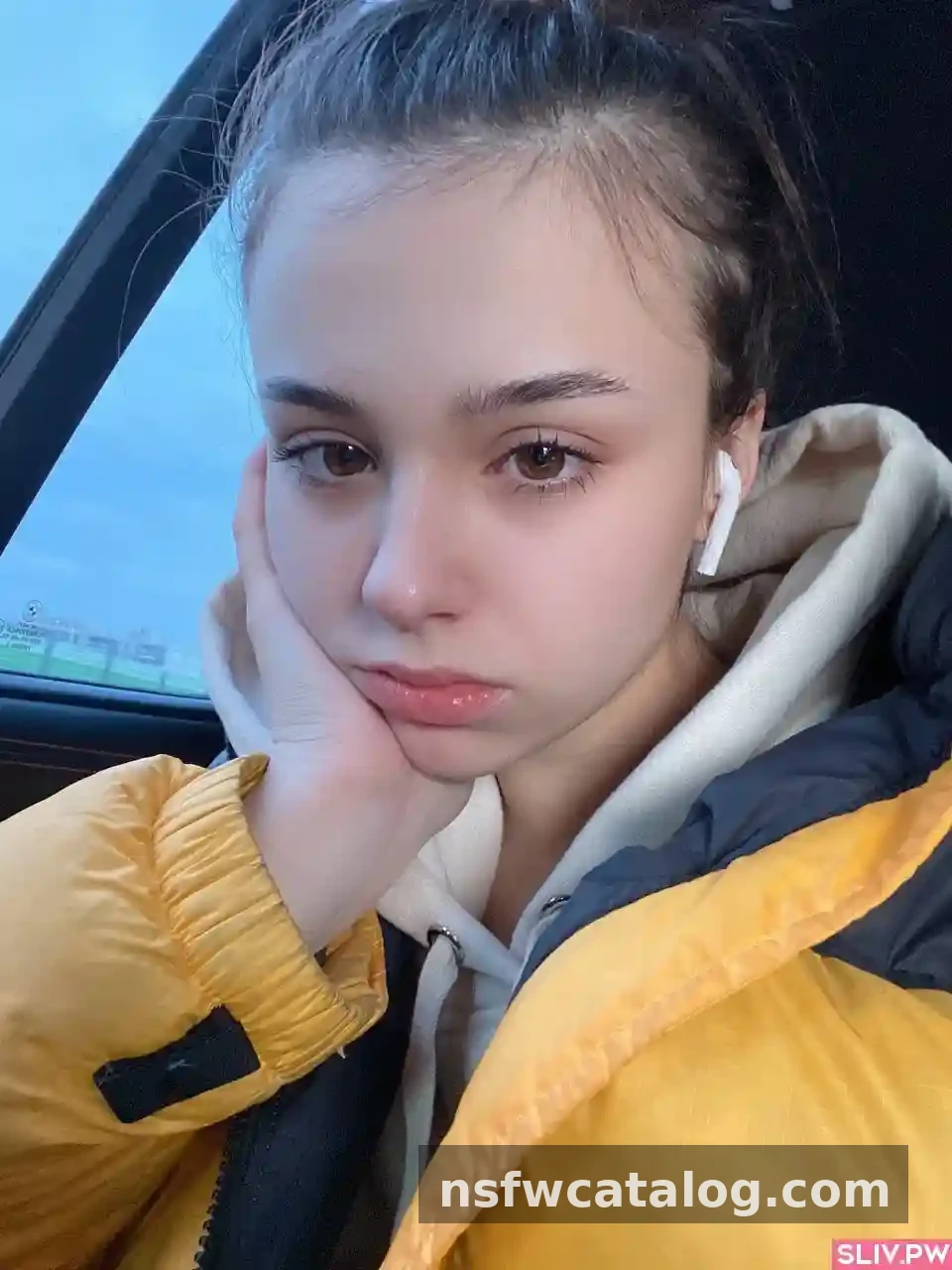 Yueechka — Intimate Photos and Steamy Videos — photo 19