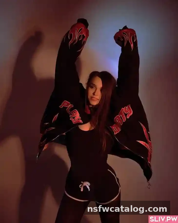 Yueechka — Intimate Photos and Steamy Videos — photo 28