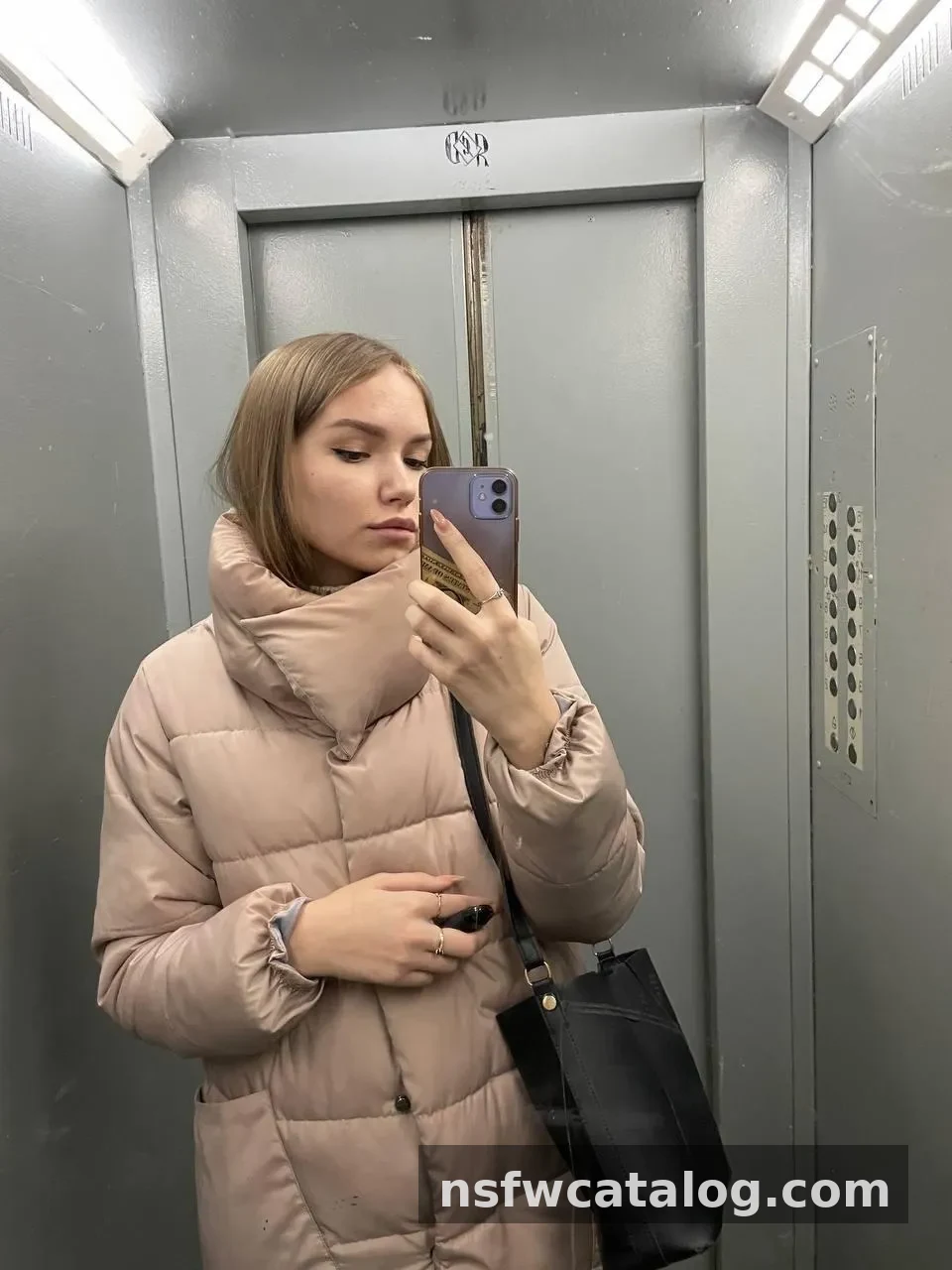 Милая студентка показала тело за деньги